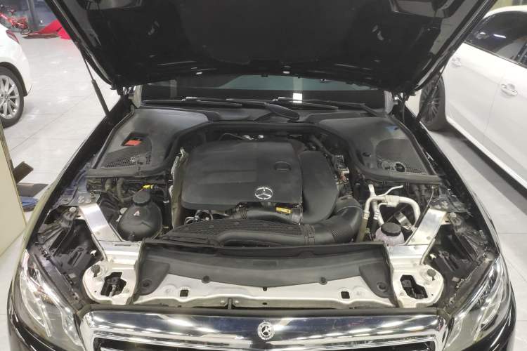Used Mercedes-Benz E-Class 2019 E 260 L 4MATIC Engine Bay