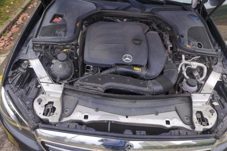 Used Mercedes-Benz E-Class 2019 E 260 L Engine Bay