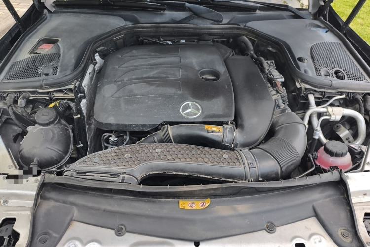Used Mercedes-Benz E-Class 2019 E 260 L Engine Bay