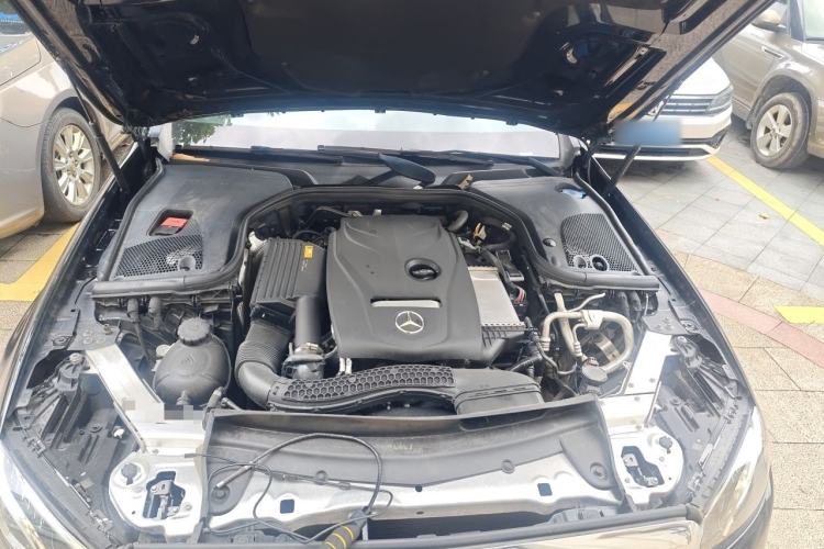 Used Mercedes-Benz E-Class 2019 E 200 L Engine Bay