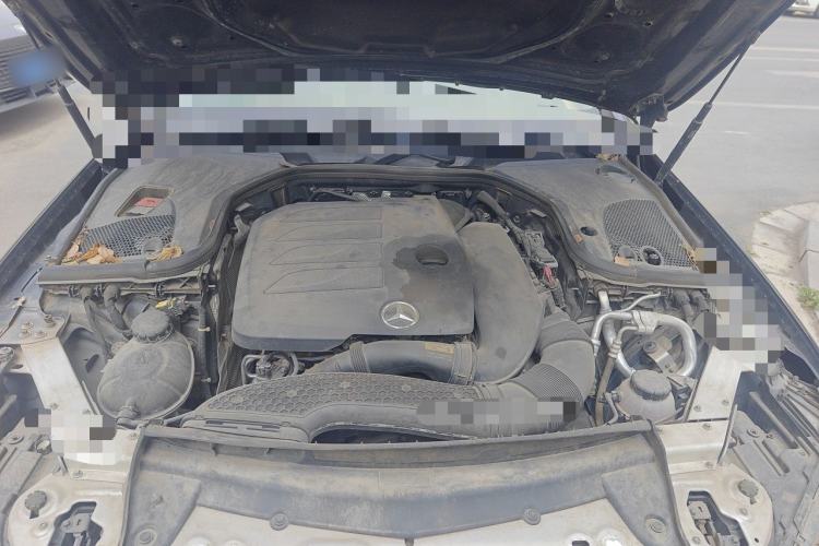 Used Mercedes-Benz E-Class 2019 E 260 L Engine Bay