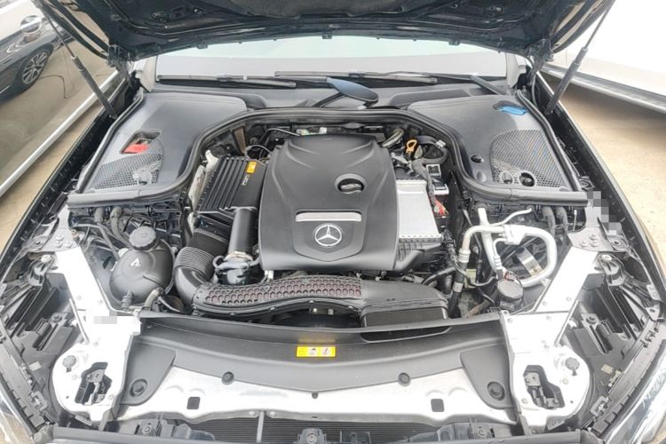 Used Mercedes-Benz E-Class 2019 E 200 L Engine Bay