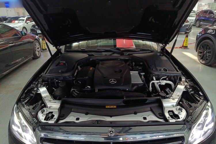 Used Mercedes-Benz E-Class 2019 E 200 L Engine Bay