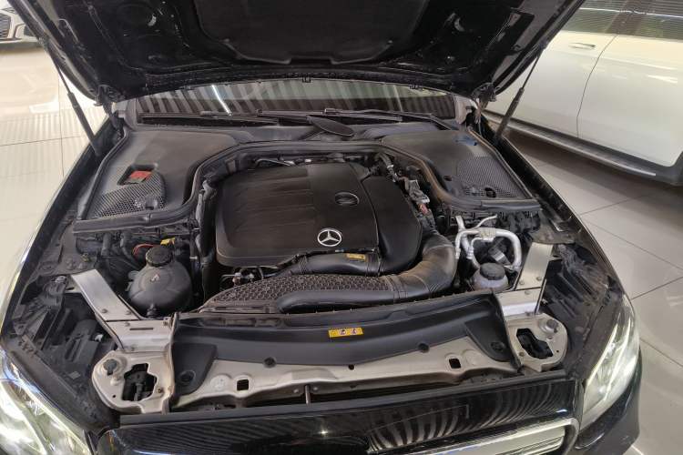Used Mercedes-Benz E-Class 2019 E 260 L Sport Edition Engine Bay