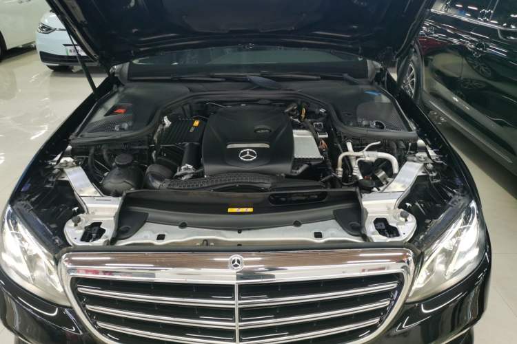 Used Mercedes-Benz E-Class 2019 E 300 L Luxury Model Engine Bay