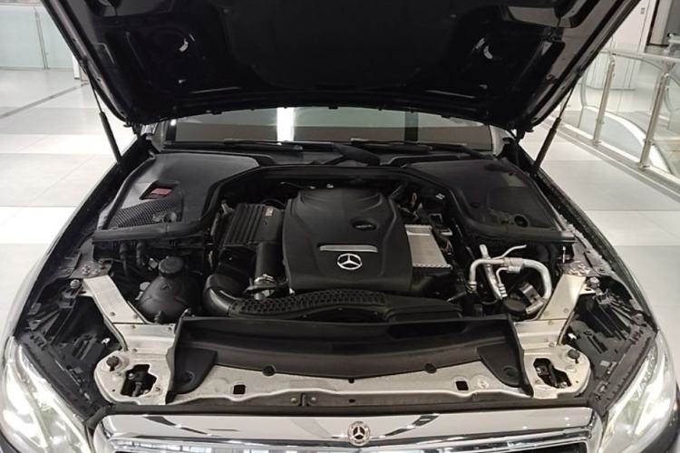Used Mercedes-Benz E-Class 2019 E 200 L Engine Bay