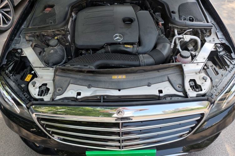 Used Mercedes-Benz E-Class 2019 E 260 L Engine Bay