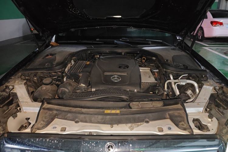 Used Mercedes-Benz E-Class 2019 E 200 L Engine Bay