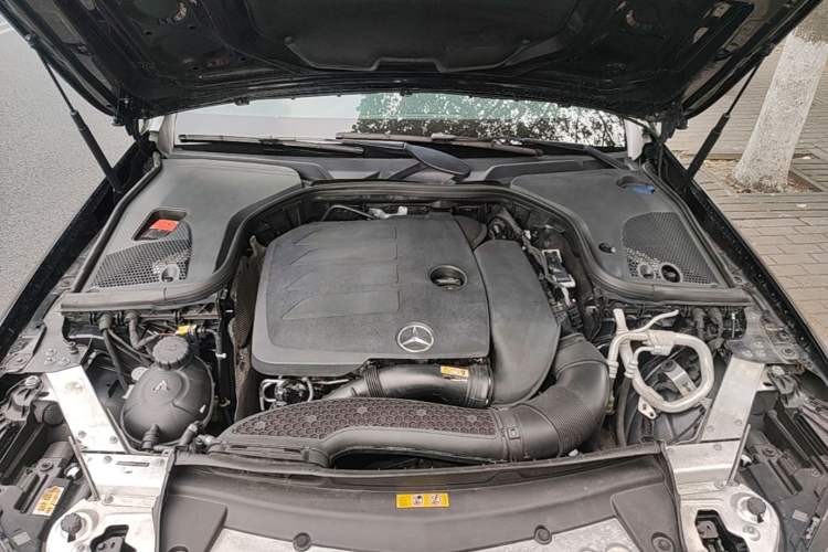 Used Mercedes-Benz E-Class 2019 Restyled E 300 L Sport Luxury Edition Engine Bay
