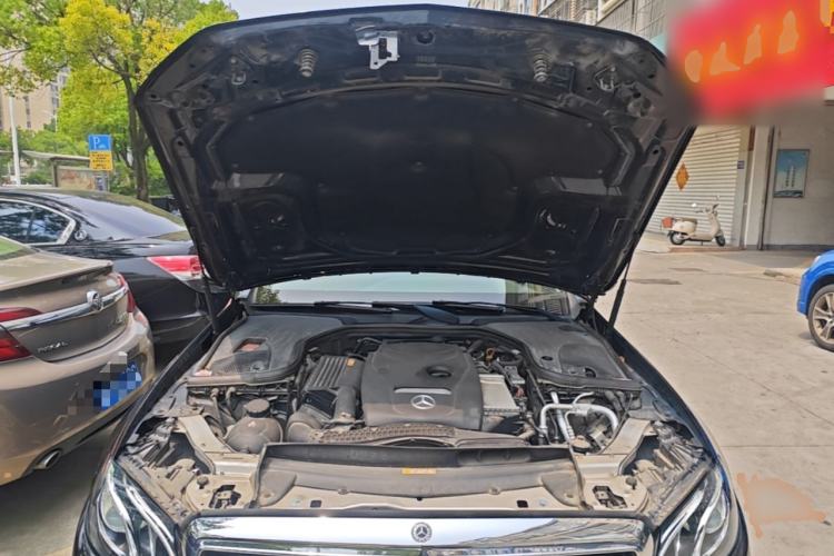 Used Mercedes-Benz E-Class 2019 E 200 L Engine Bay
