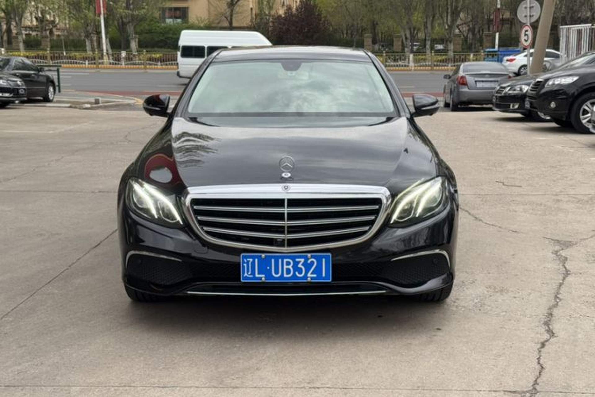 Used Mercedes-Benz E-Class 2019 Restyled E 300 L Luxury Edition Exterior 1