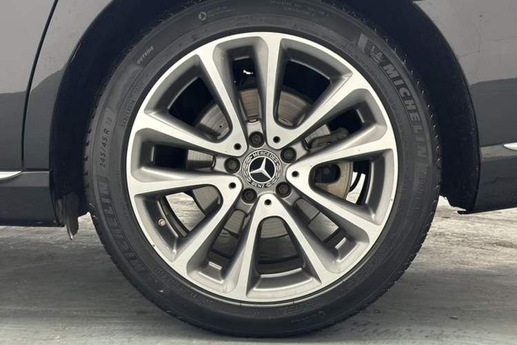 Used Mercedes-Benz E-Class 2019 E 260 L Exterior 10