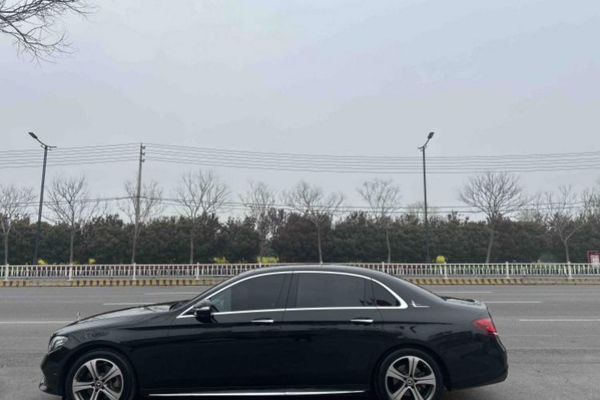 Used Mercedes-Benz E-Class 2019 E 260 L Sport Edition Exterior 10