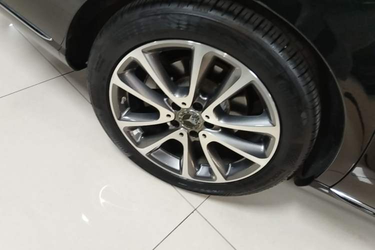 Used Mercedes-Benz E-Class 2019 E 260 L 4MATIC Exterior 2