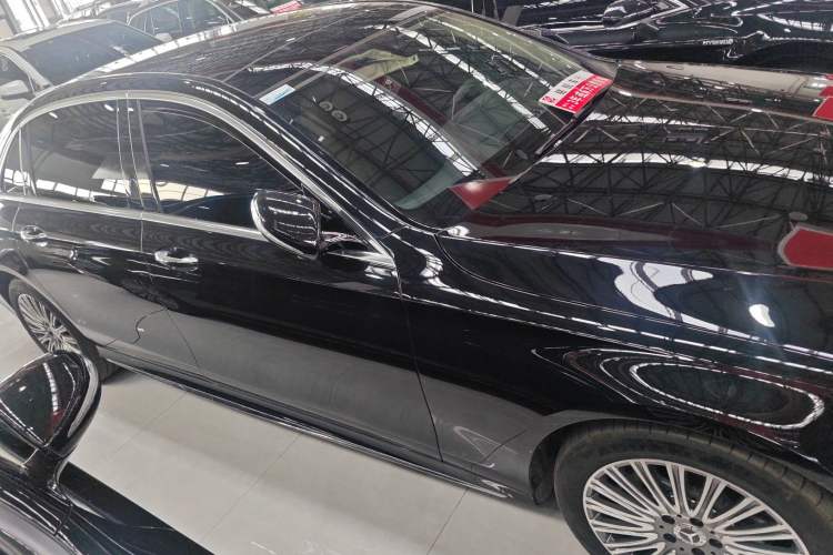 Used Mercedes-Benz E-Class 2019 E 200 L Sport 4MATIC Exterior 2