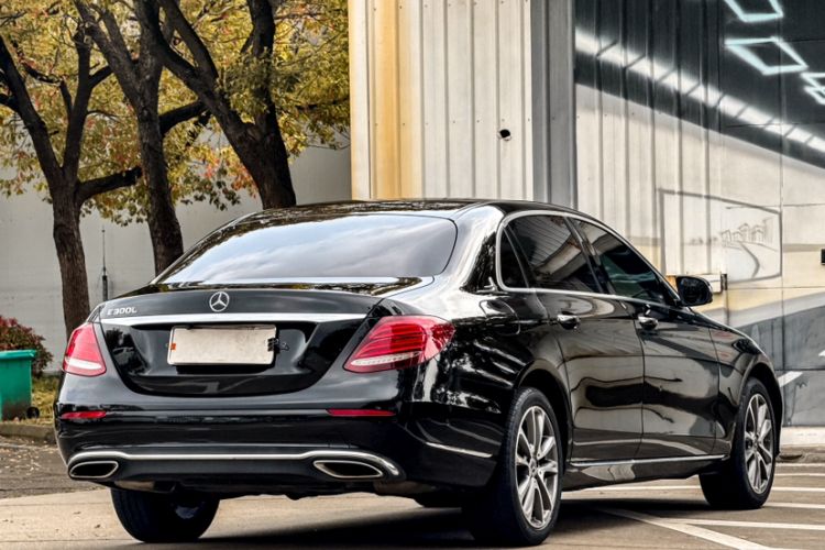 Used Mercedes-Benz E-Class 2019 E 260 L Exterior 2