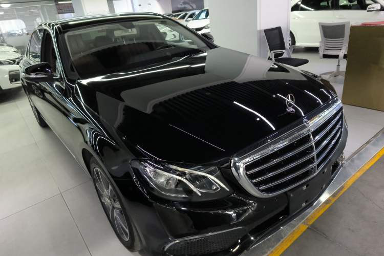 Used Mercedes-Benz E-Class 2019 E 300 L Luxury Model Exterior 2
