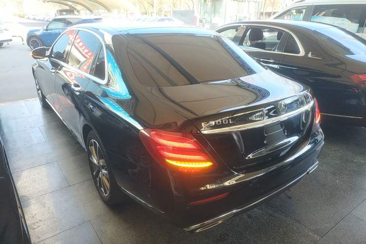 Used Mercedes-Benz E-Class 2019 Restyled E 300 L Luxury Edition Exterior 2