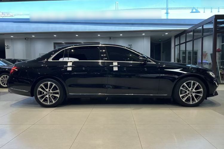 Used Mercedes-Benz E-Class 2019 E 300 L Luxury Model Exterior 3