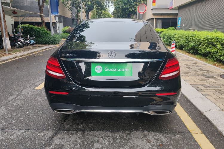 Used Mercedes-Benz E-Class 2019 E 300 L Sporty and Stylish Model Exterior 3