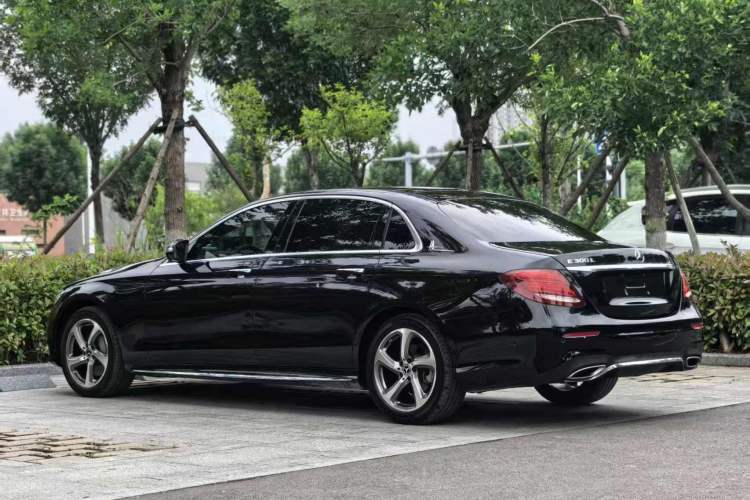 Used Mercedes-Benz E-Class 2019 Restyled E 300 L Sporty and Stylish Edition Exterior 3