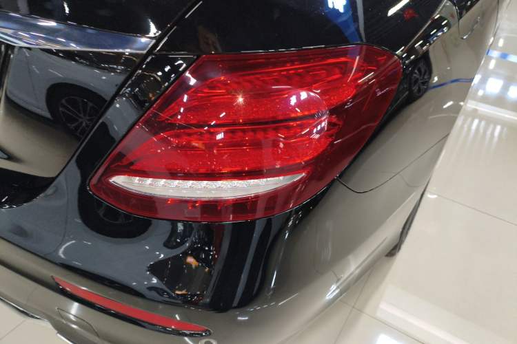 Used Mercedes-Benz E-Class 2019 E 300 L Sport Luxury Edition Exterior 3