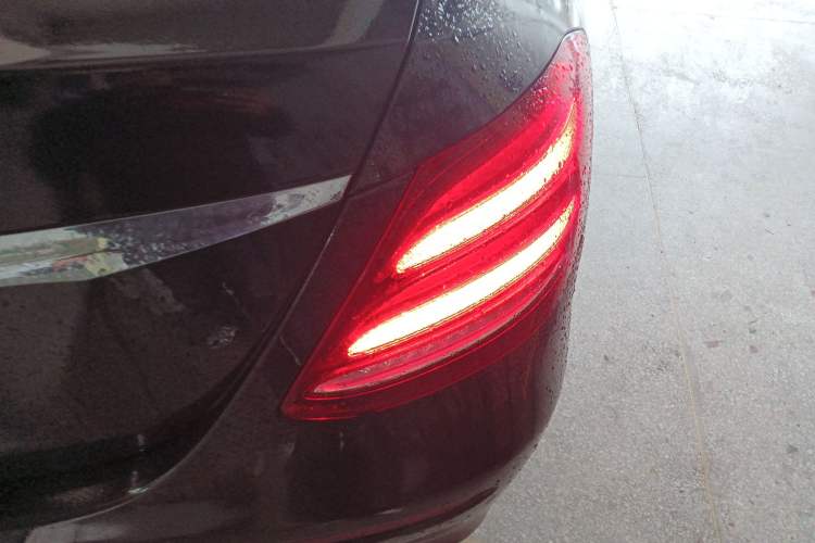 Used Mercedes-Benz E-Class 2019 Restyled E 300 L Sporty and Stylish Edition Exterior 3