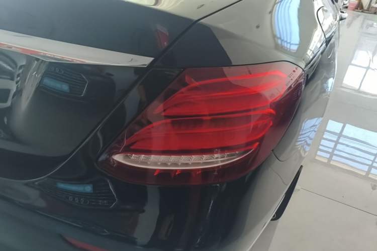 Used Mercedes-Benz E-Class 2019 E 260 L Exterior 3