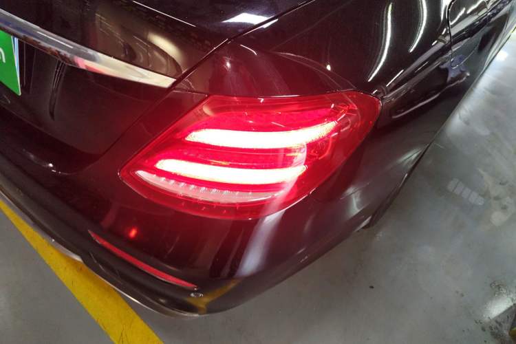 Used Mercedes-Benz E-Class 2019 Restyled E 300 L Sport Luxury Edition Exterior 3