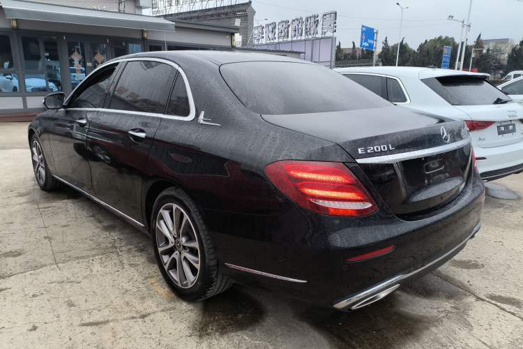 Used Mercedes-Benz E-Class 2019 E 200 L 4MATIC Exterior 3