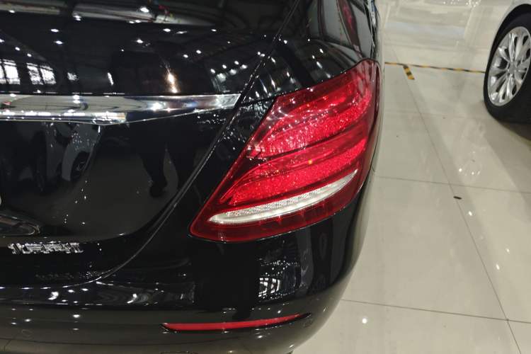 Used Mercedes-Benz E-Class 2019 E 260 L Exterior 3
