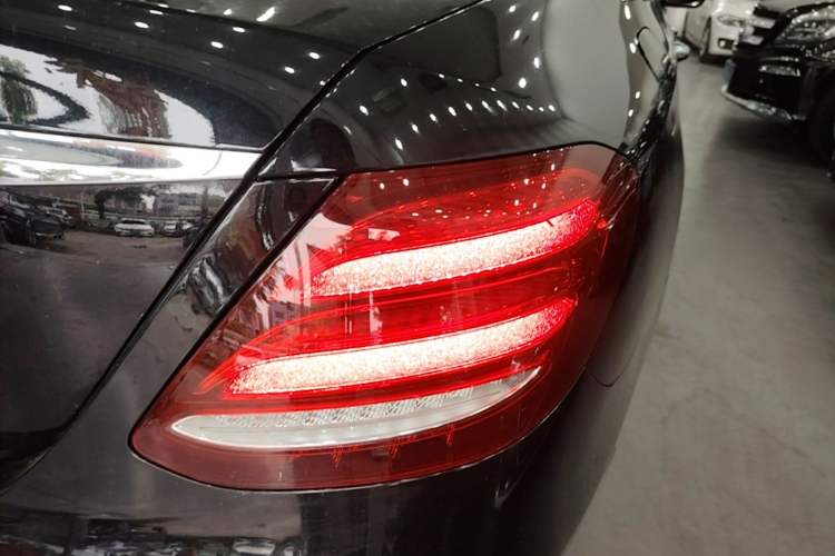 Used Mercedes-Benz E-Class 2019 Restyled E 300 L Sporty and Stylish Edition Exterior 3