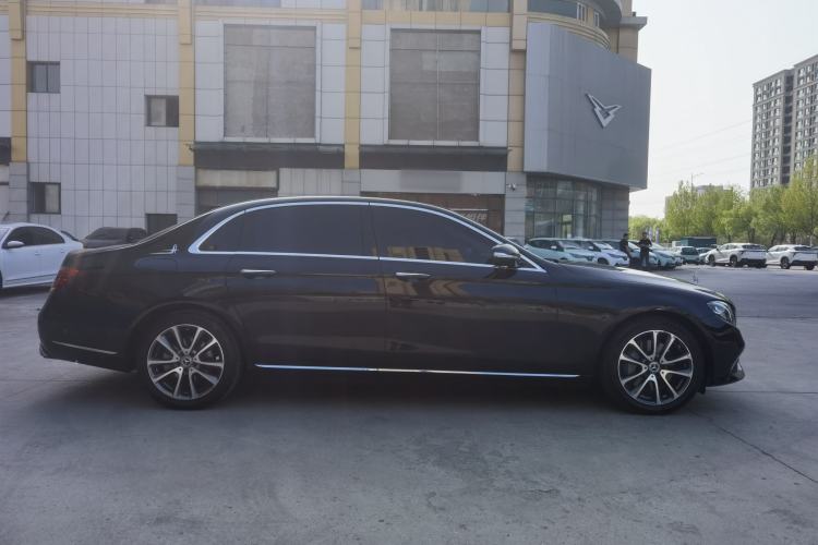 Used Mercedes-Benz E-Class 2019 Restyled E 300 L Luxury Edition Exterior 3