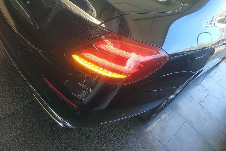 Used Mercedes-Benz E-Class 2019 Restyled E 300 L Luxury Edition Exterior 3
