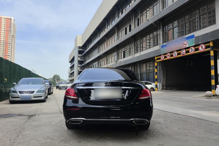 Used Mercedes-Benz E-Class 2019 E 300 L Luxury Model Exterior 4