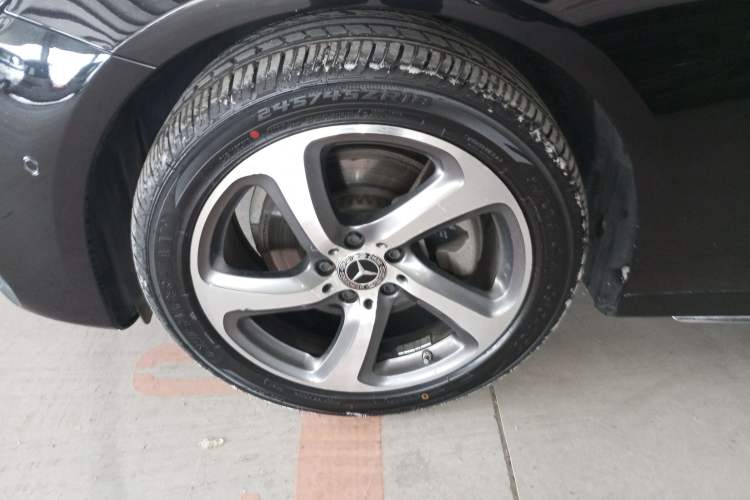 Used Mercedes-Benz E-Class 2019 E 260 L Sport 4MATIC Exterior 4
