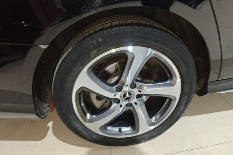 Used Mercedes-Benz E-Class 2019 E 200 L Sport 4MATIC Exterior 4
