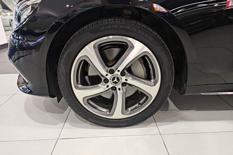 Used Mercedes-Benz E-Class 2019 E 300 L Sport Luxury Edition Exterior 4
