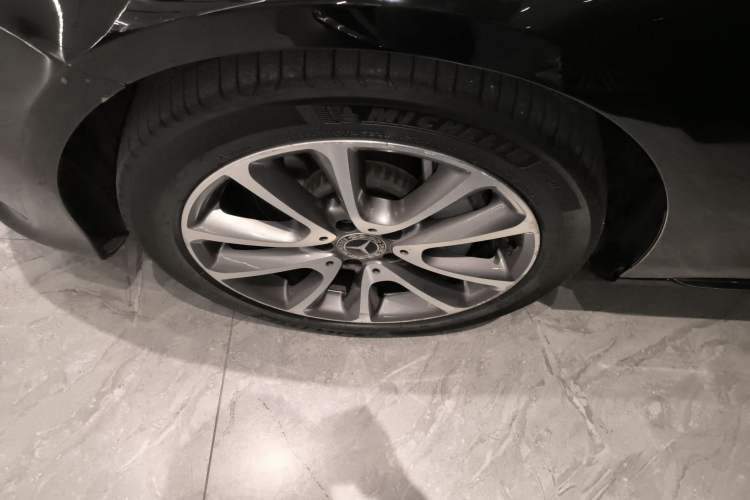 Used Mercedes-Benz E-Class 2019 Restyled E 300 L Luxury Edition Exterior 4