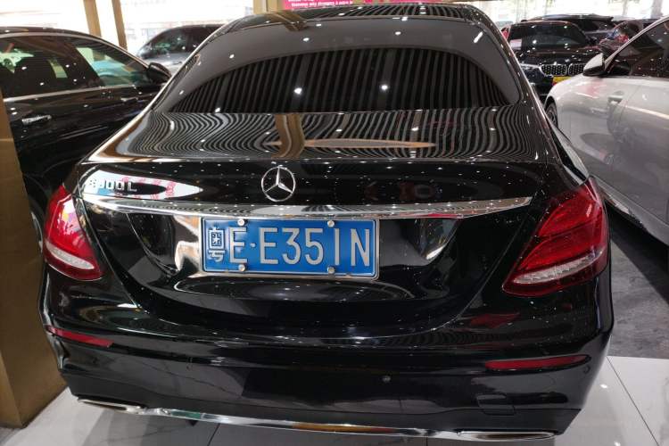 Used Mercedes-Benz E-Class 2019 Restyled E 300 L Sporty and Stylish Edition Exterior 4