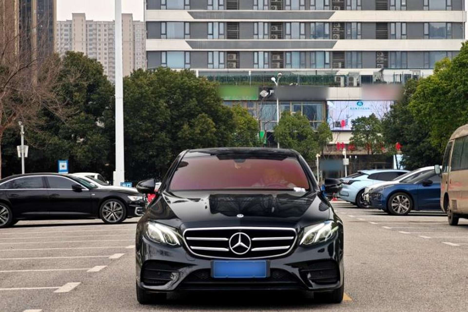 Used Mercedes-Benz E-Class 2019 E 200 Sport Edition Exterior 4