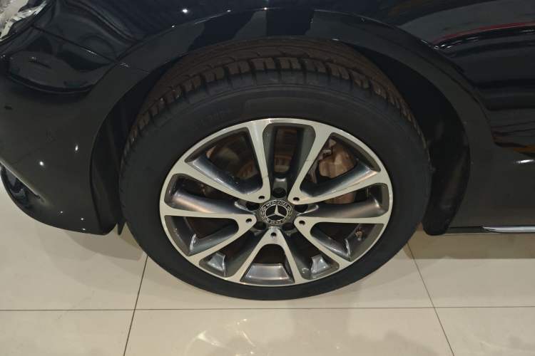 Used Mercedes-Benz E-Class 2019 E 260 L Exterior 4