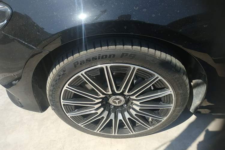 Used Mercedes-Benz E-Class 2019 Restyled E 300 L Sporty and Stylish Edition Exterior 4