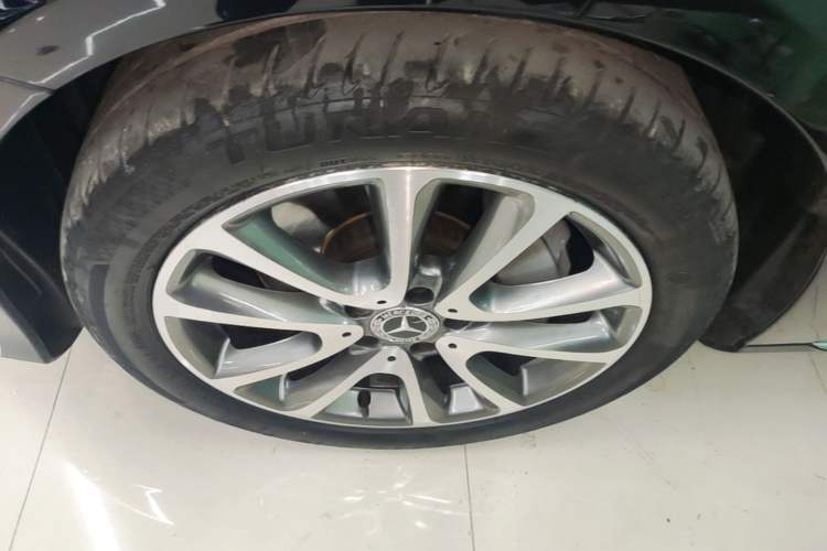 Used Mercedes-Benz E-Class 2019 E 300 L Luxury Model Exterior 4
