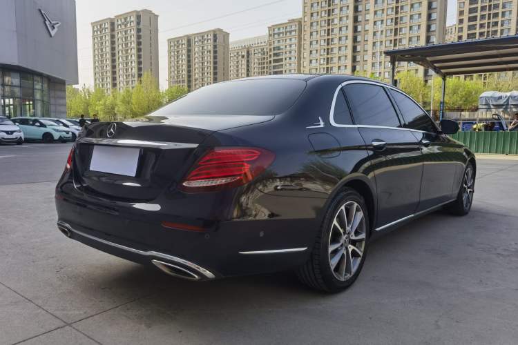 Used Mercedes-Benz E-Class 2019 Restyled E 300 L Luxury Edition Exterior 4
