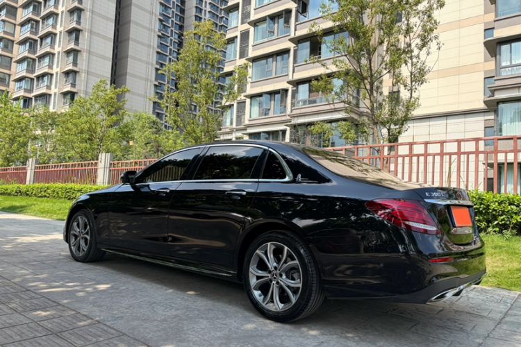 Used Mercedes-Benz E-Class 2019 Restyled E 300 L Sporty and Stylish Edition Exterior 4