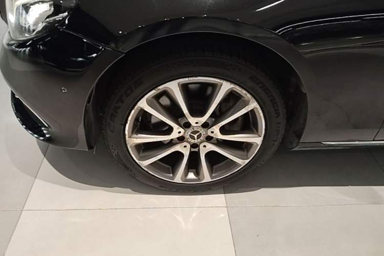 Used Mercedes-Benz E-Class 2019 E 200 L Exterior 4