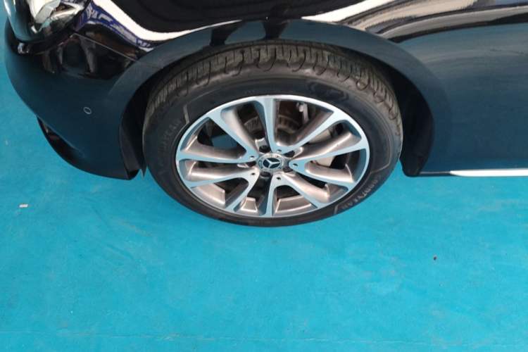Used Mercedes-Benz E-Class 2019 E 300 L Luxury Model Exterior 4