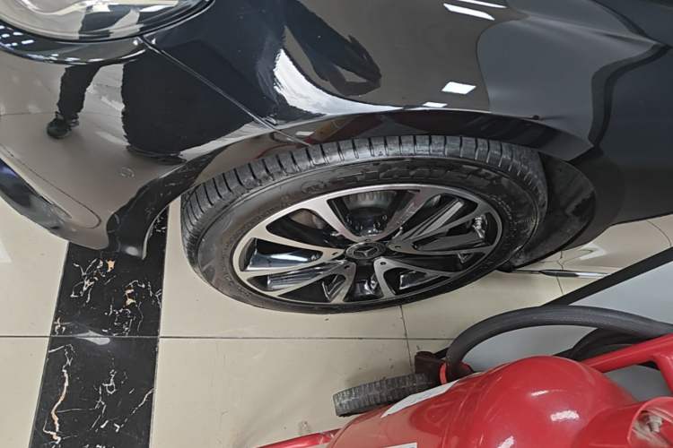 Used Mercedes-Benz E-Class 2019 Facelifted E 300 L Stylish Version Exterior 4