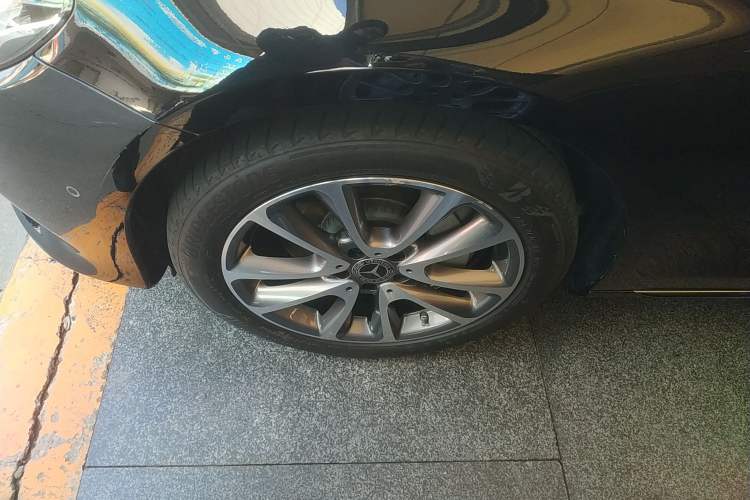 Used Mercedes-Benz E-Class 2019 Restyled E 300 L Luxury Edition Exterior 4